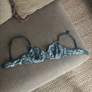 Clo Intimo lace bra, dark green, with underwire